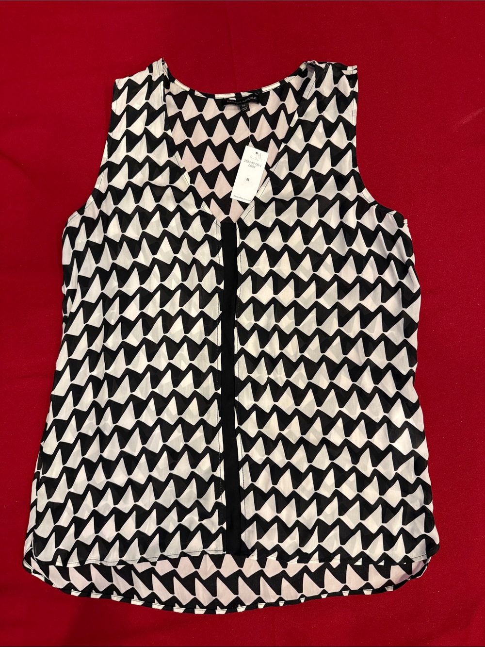 Banana Republic Black & White Sleeveless Geometric Zip-Front top nwt